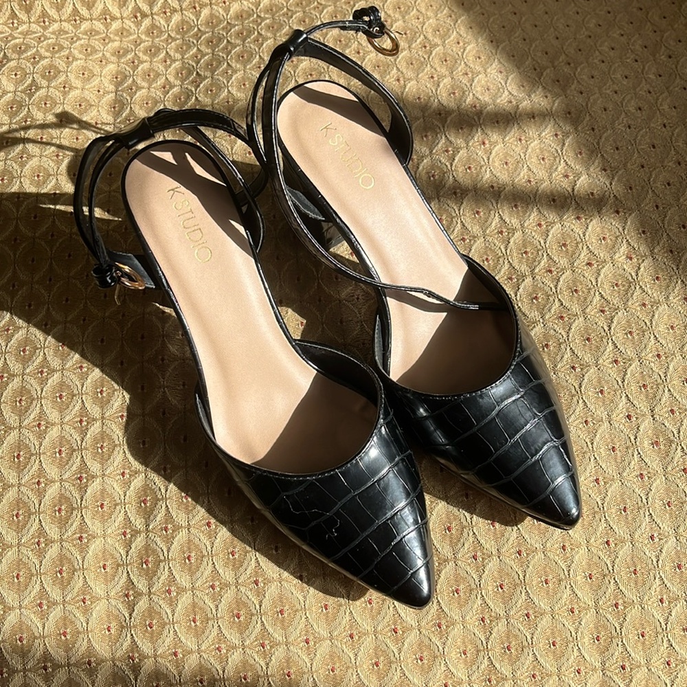 NIB Black croc pointed heels